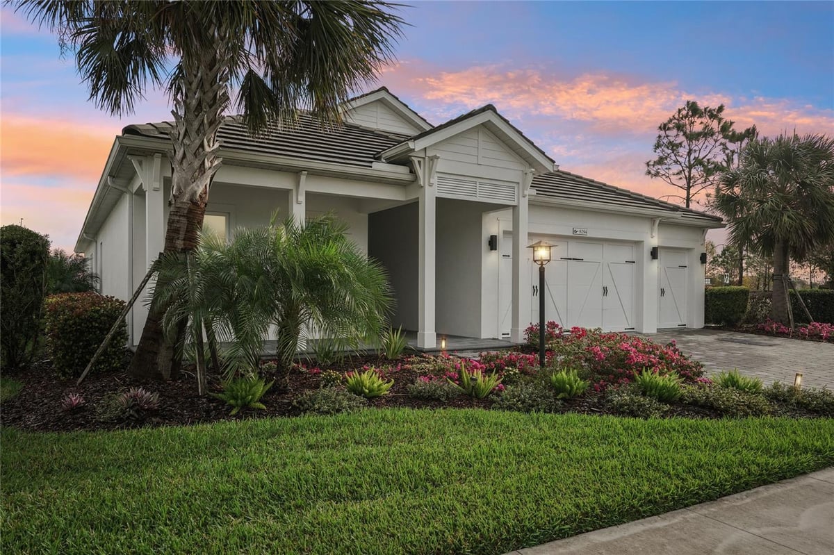8294 GRANDE SHORES DRIVE