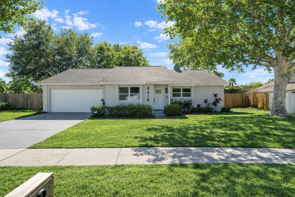 8418 CEDAR COVE DRIVE, ORLANDO, FL 32819