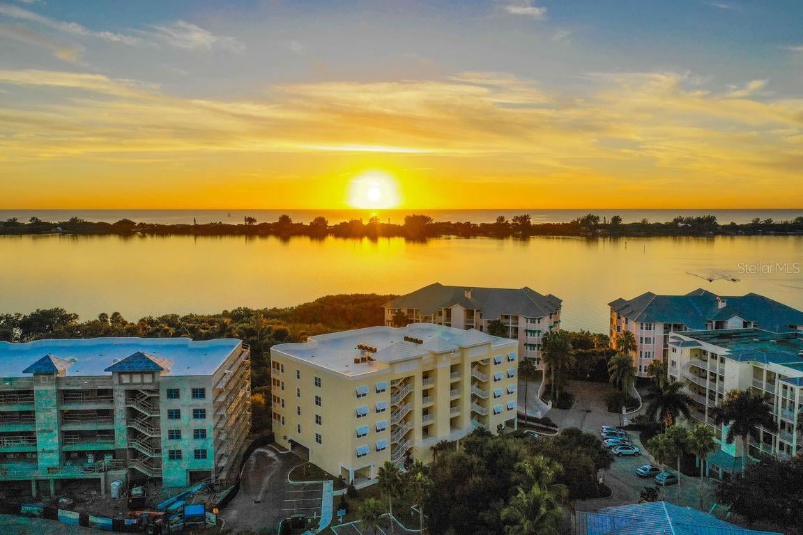 250 HIDDEN BAY DRIVE #301