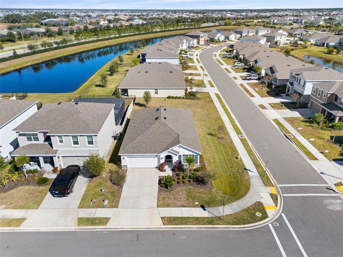 5121 SULTANA COVE
