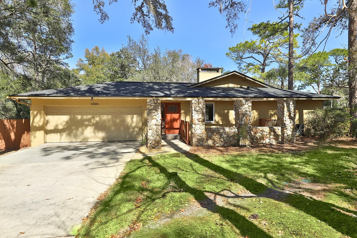 1000 CROOKED OAK COURT