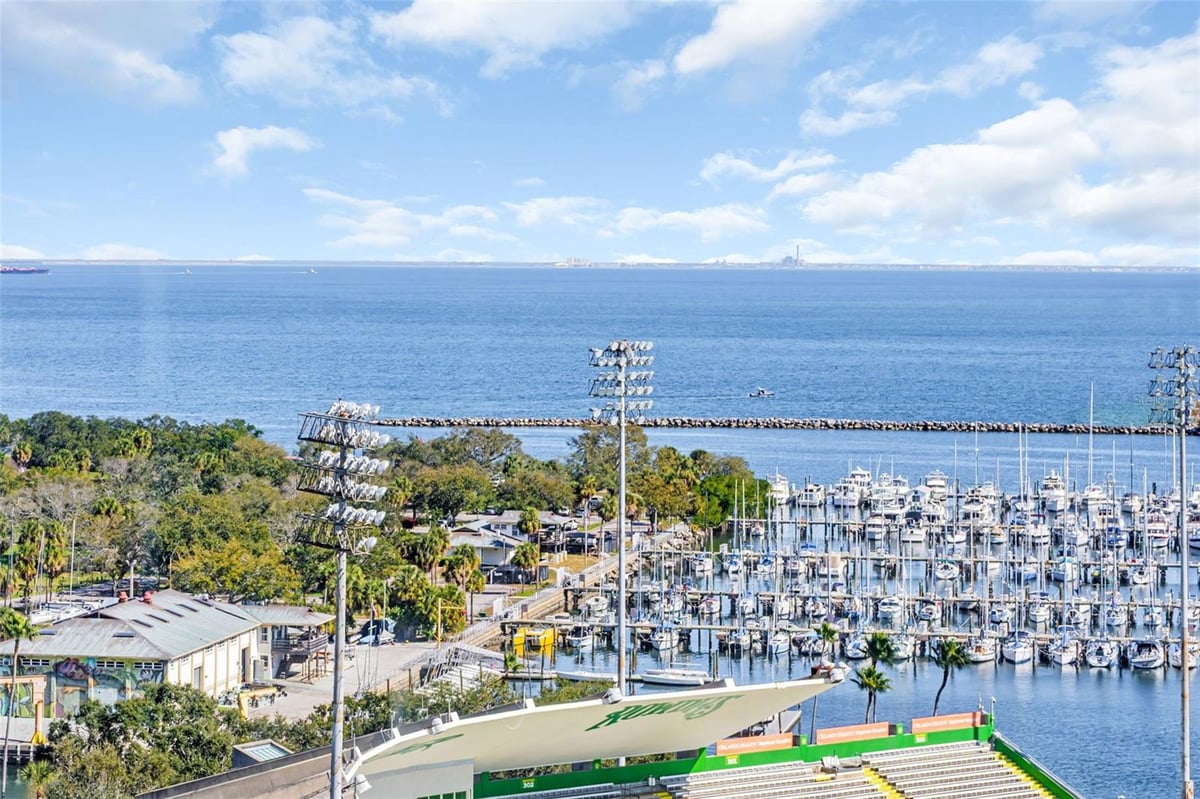 301 1ST STREET S #1404