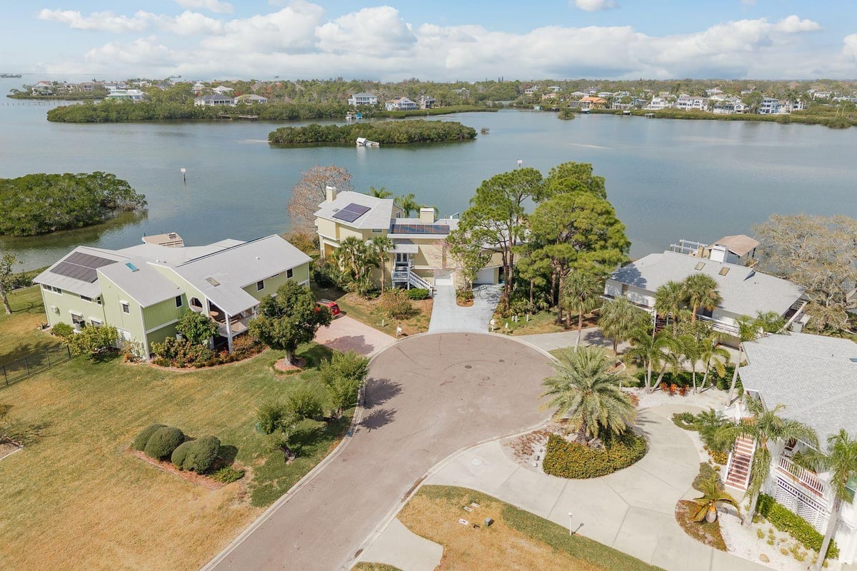 600 SOUNDVIEW DRIVE