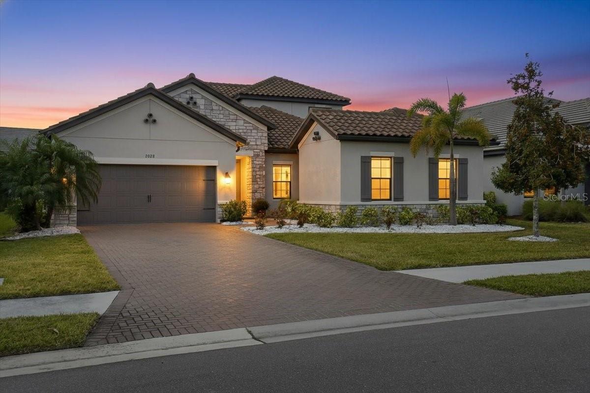 2028 WOODLEAF HAMMOCK COURT