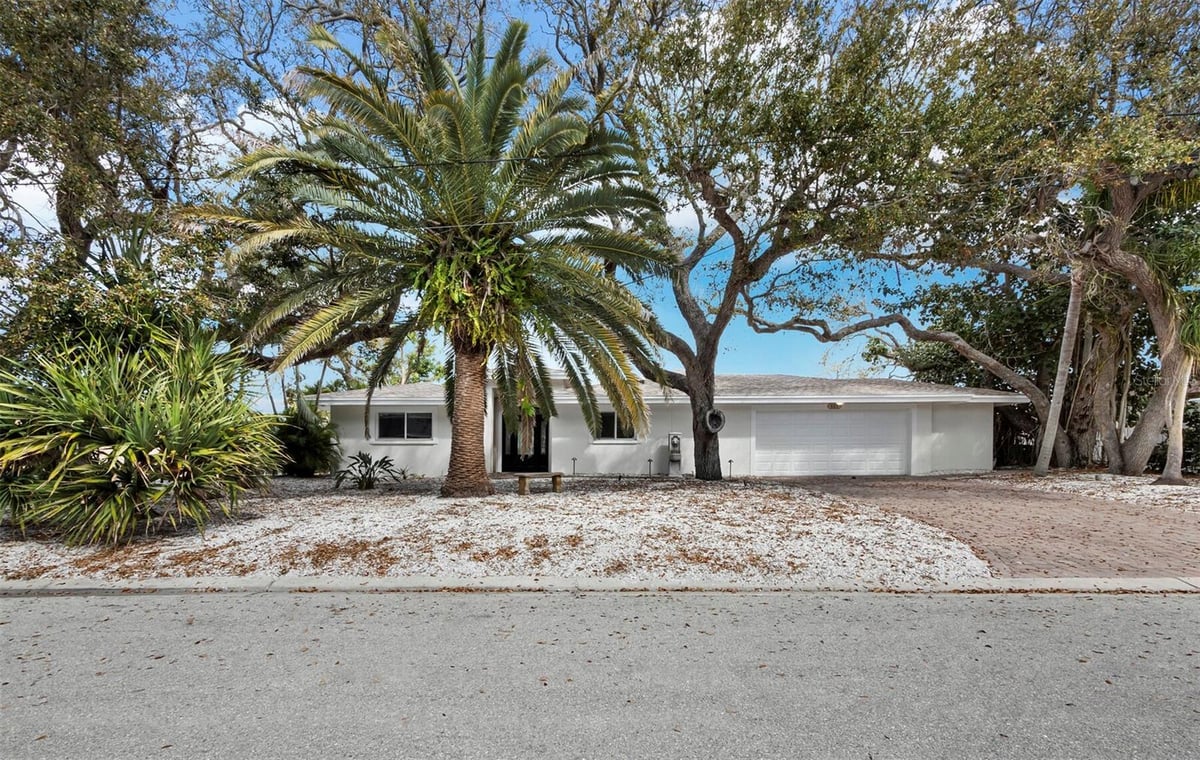 951 CONTENTO ST., SIESTA KEY, FL 34242