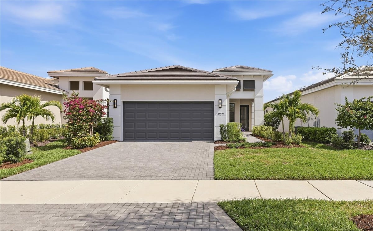 4939 CAROVA WAY