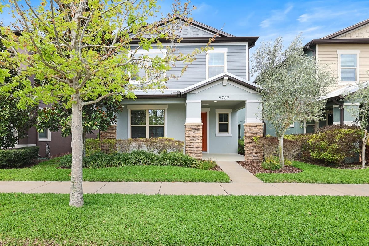 5707 VILLAGE CENTER DRIVE, LITHIA, FL 33547