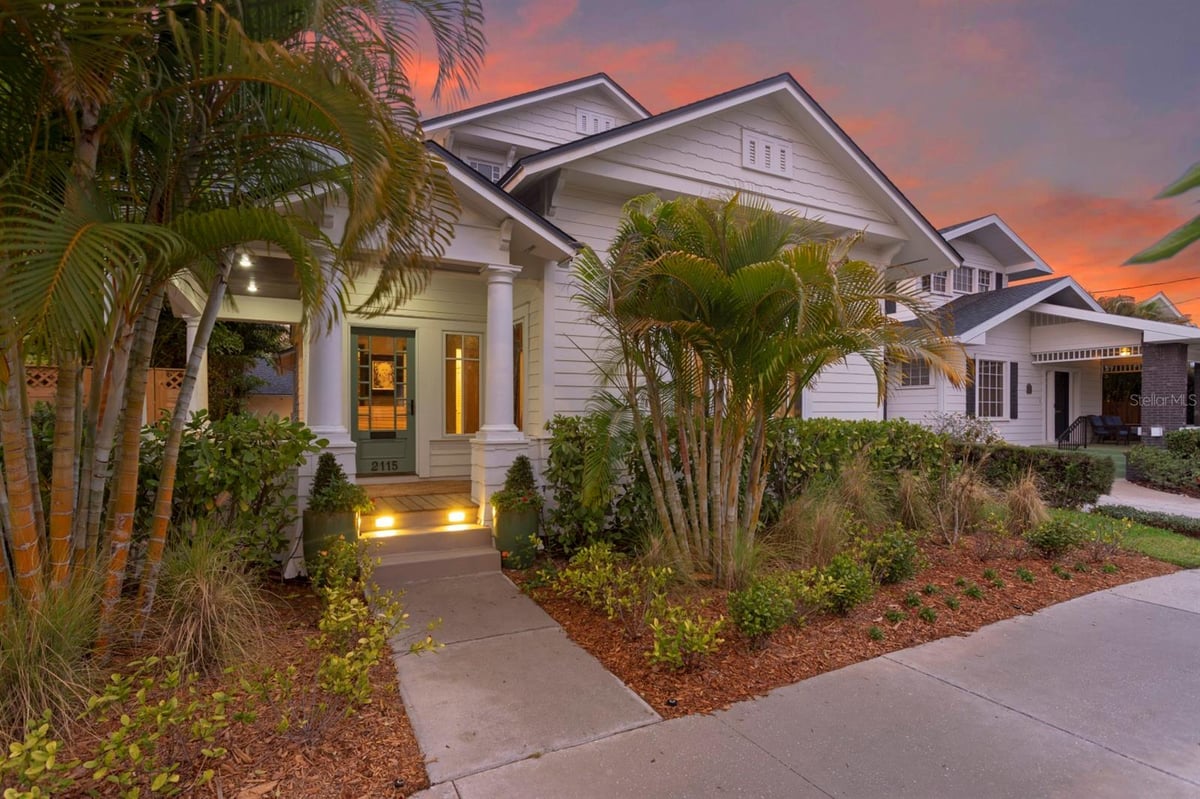 2115 W WATROUS AVENUE