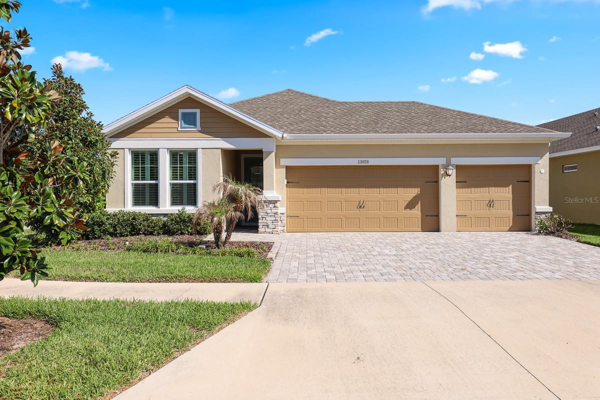 13928 NATURES RESERVE DRIVE, LITHIA, FL 33547