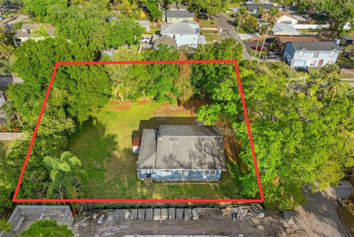 303 W JEAN STREET, TAMPA, FL 33604