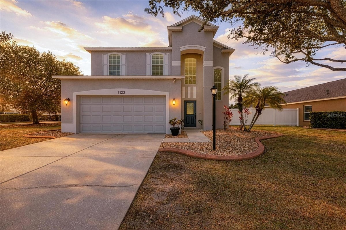 6123 BLUE RUNNER COURT