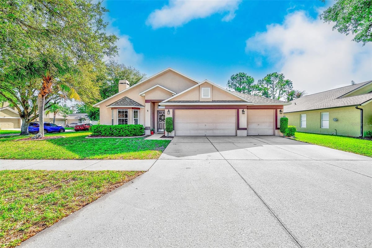 2927 HICKORY GROVE DRIVE, VALRICO, FL 33596