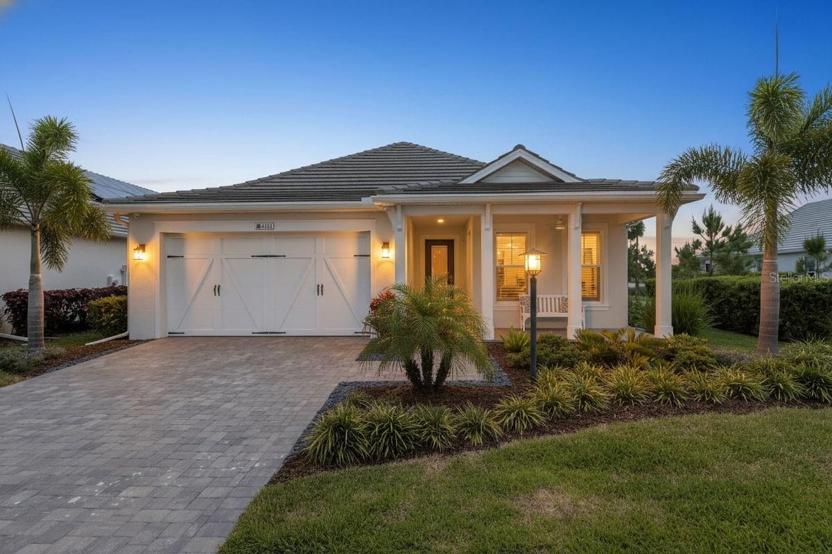 1104 WATERLINE COURT
