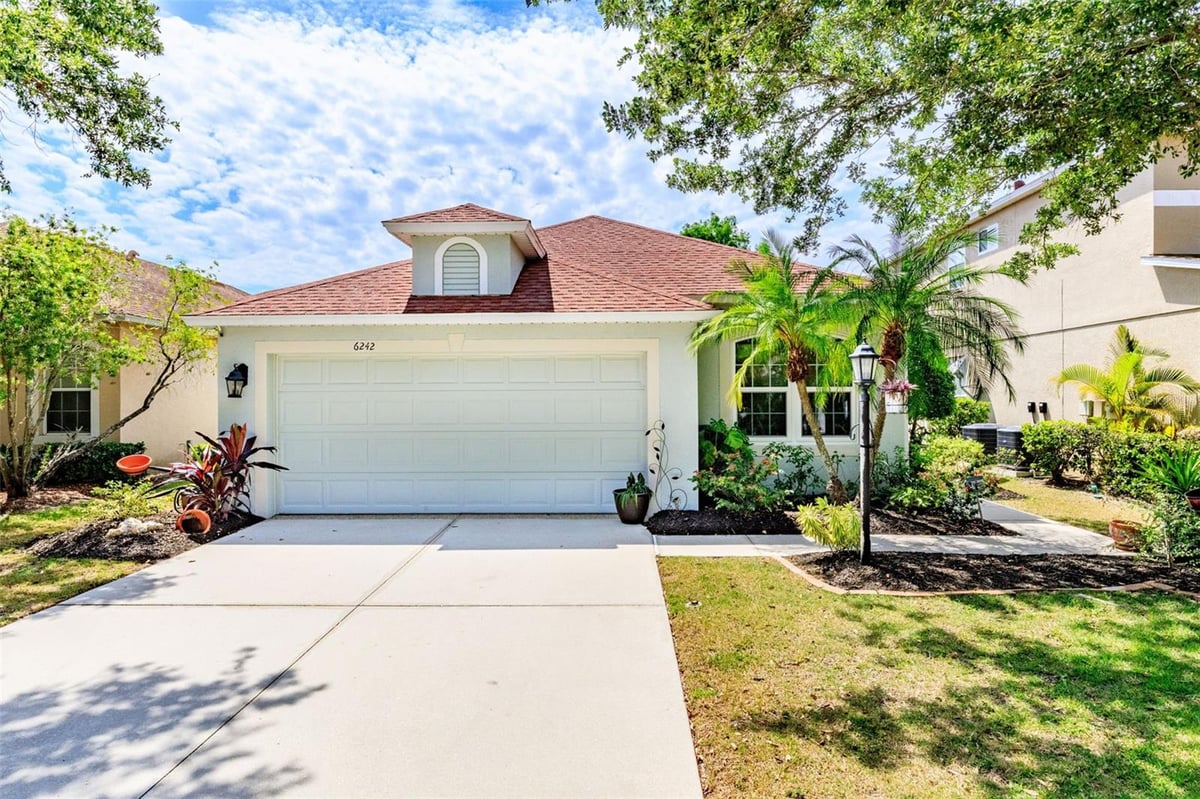 6242 BLUE RUNNER COURT