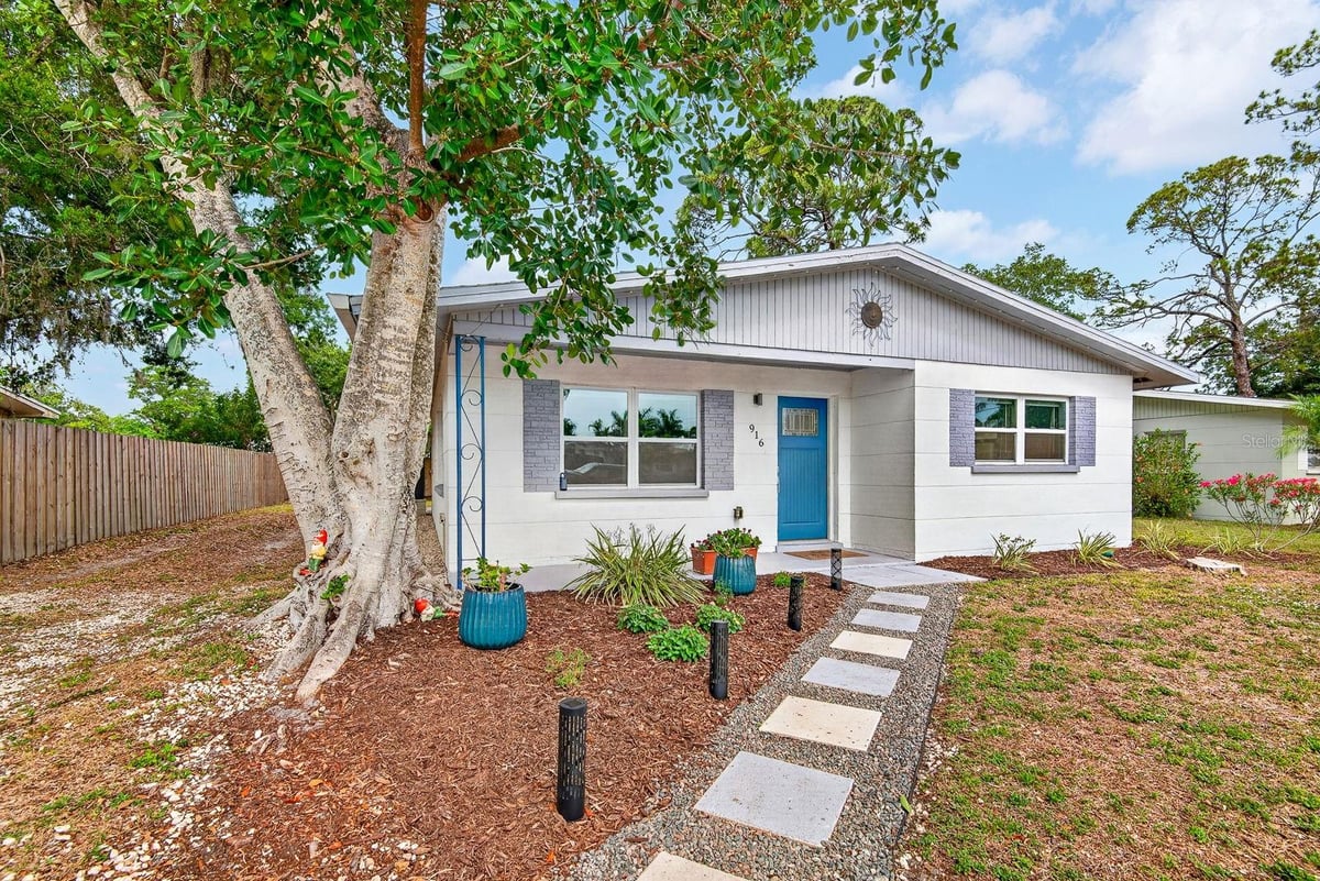916 PATTISON AVENUE, SARASOTA, FL 34237