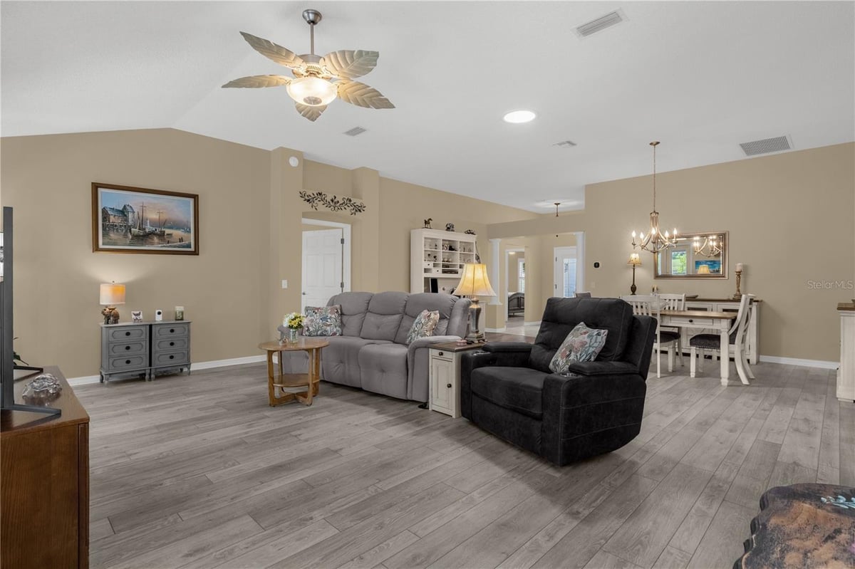 521 CARRERA DRIVE, THE VILLAGES, FL 32159 | Slideshow Image #7