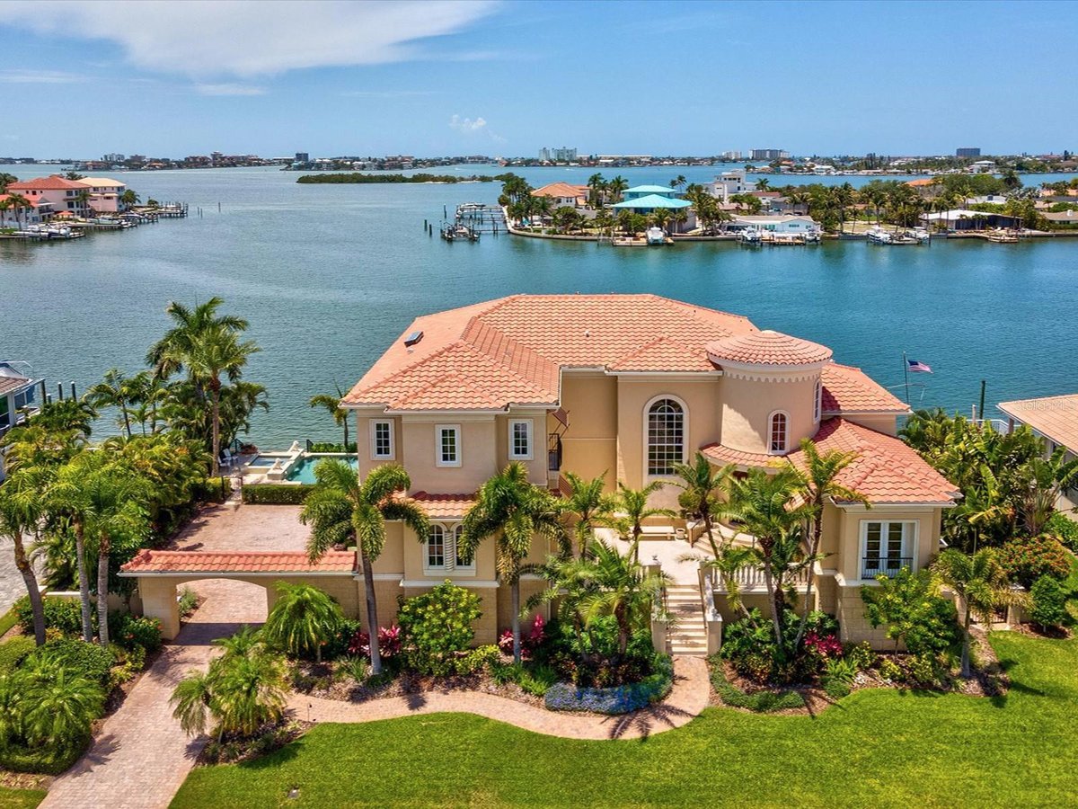 6224 PASADENA POINT BOULEVARD, GULFPORT, FL 33707