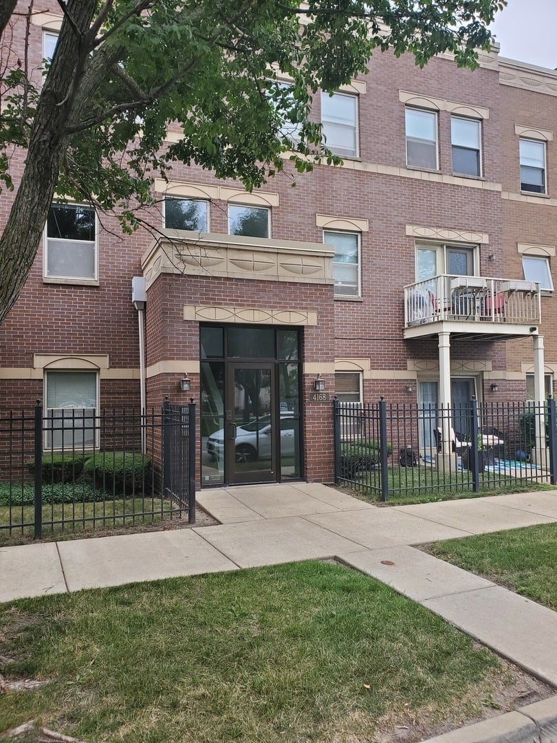 4168 S DREXEL BOULEVARD 2B, CHICAGO, IL 60653 Simply Modern Real