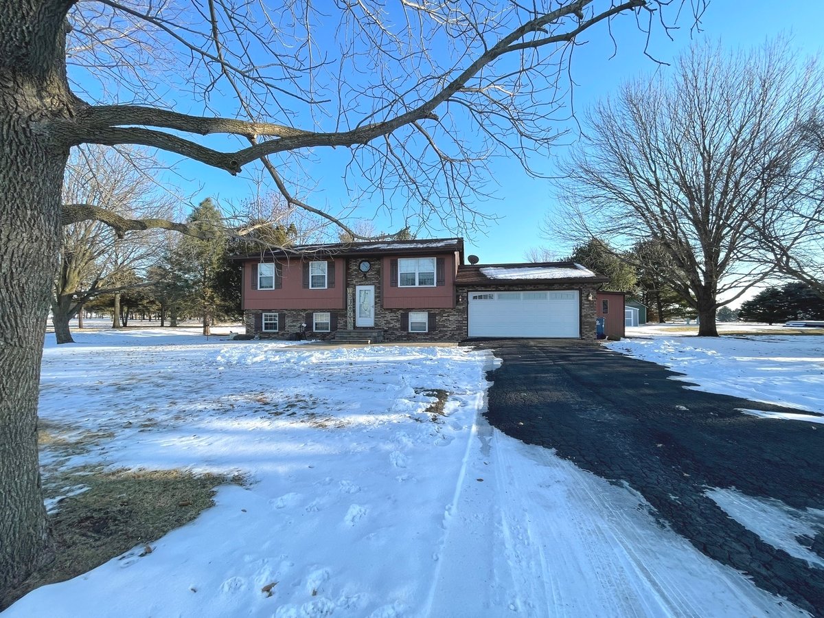 36 DOSE DRIVE, LOSTANT, IL 61334 Local Realty Group