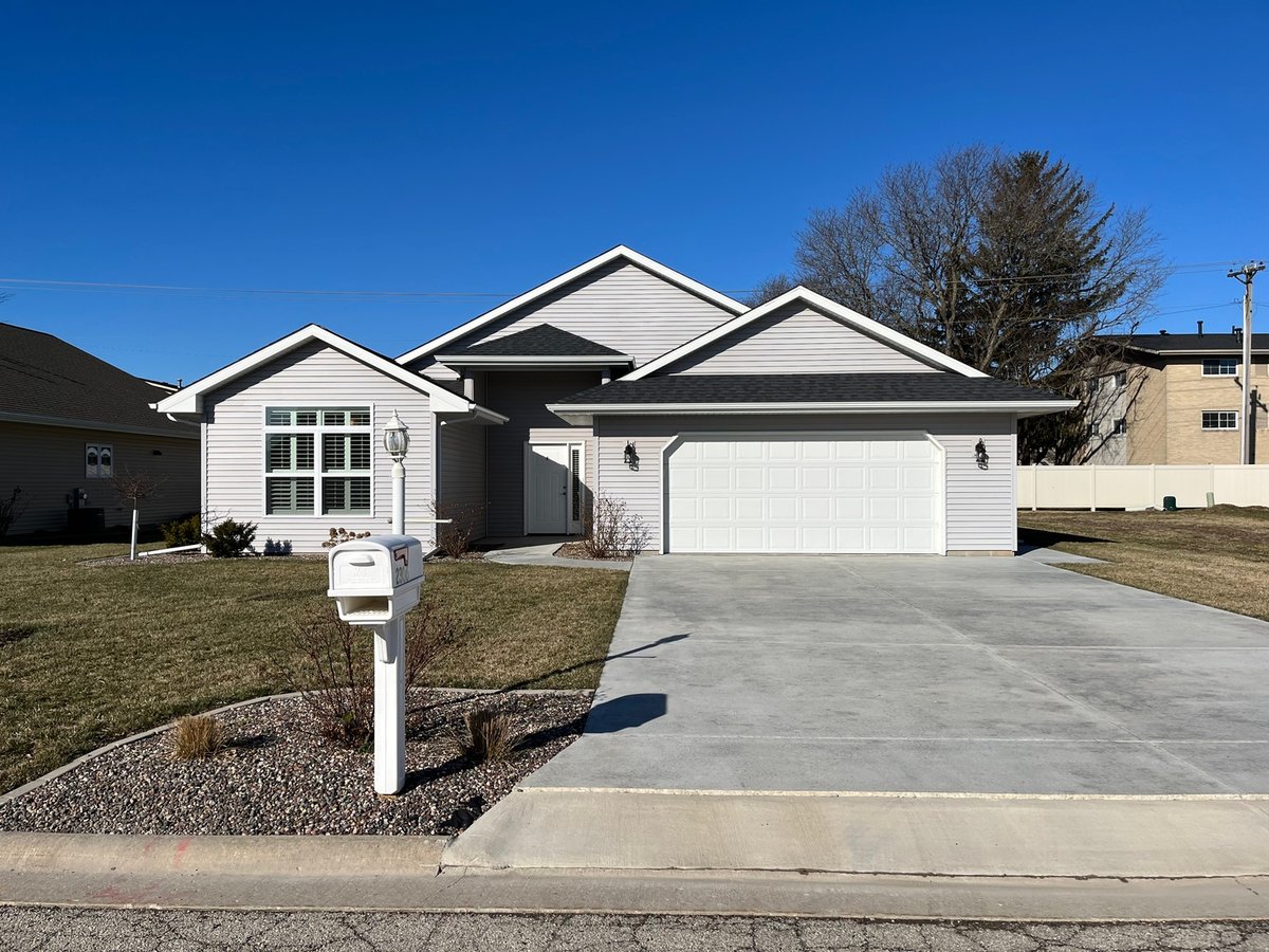 2306 LIBERTY LANE, PERU, IL 61354 Local Realty Group