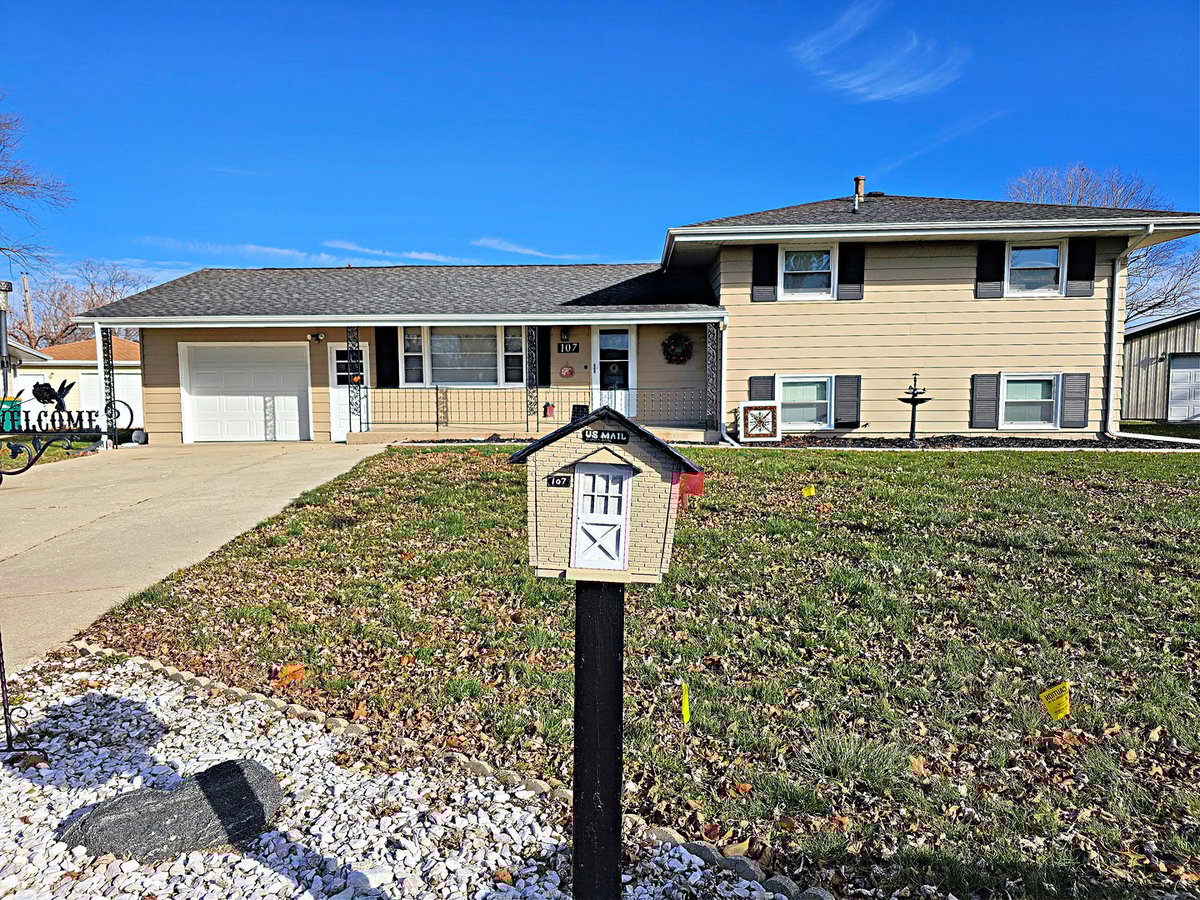 107 PONDEROSA DRIVE, STREATOR, IL 61364 Chismarick Realty