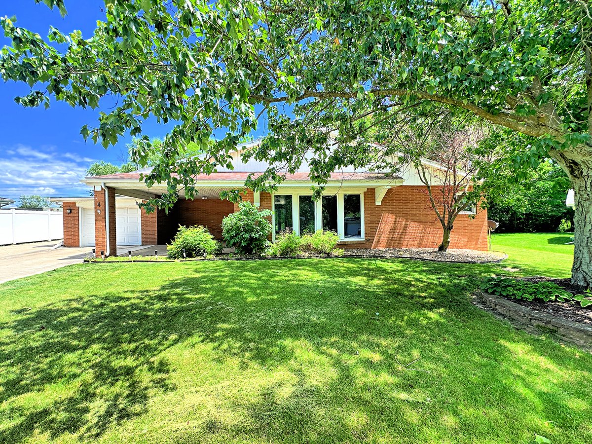 4 HILLTOP DRIVE, STREATOR, IL 61364 Chismarick Realty