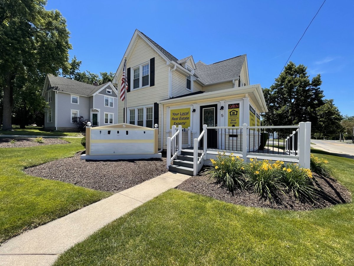 5 E WASHINGTON Street #C Oswego IL 60543