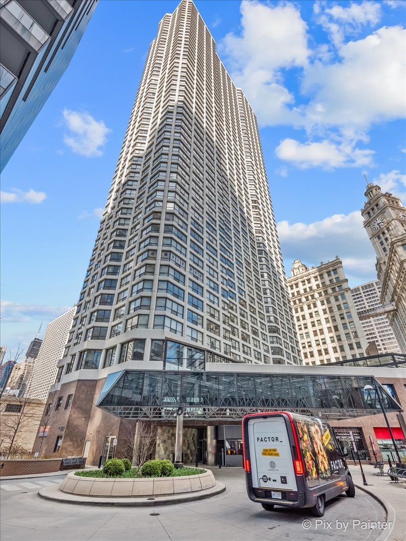 Featured Property - Weinberg Choi Realty Inc