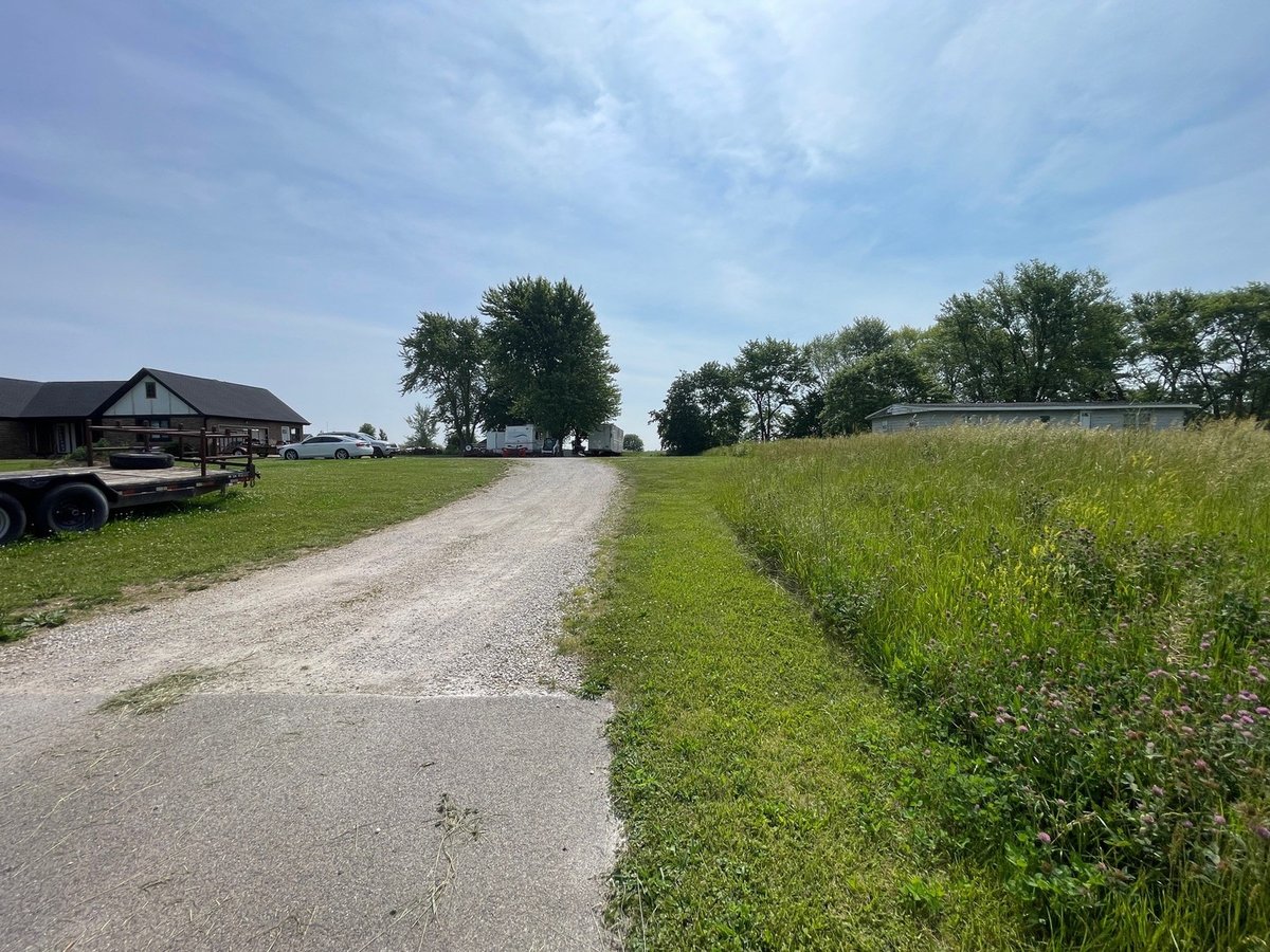 2914 E 29th Road Seneca IL 61360