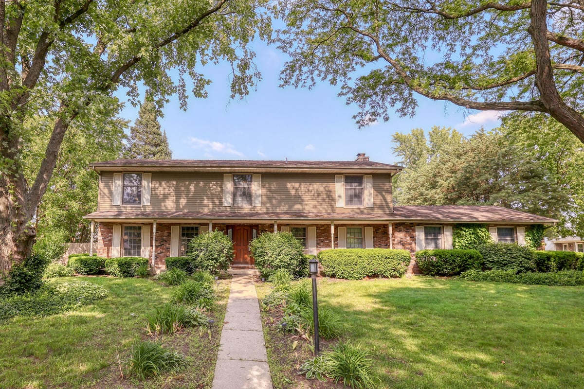 6S503 Bridlespur Drive