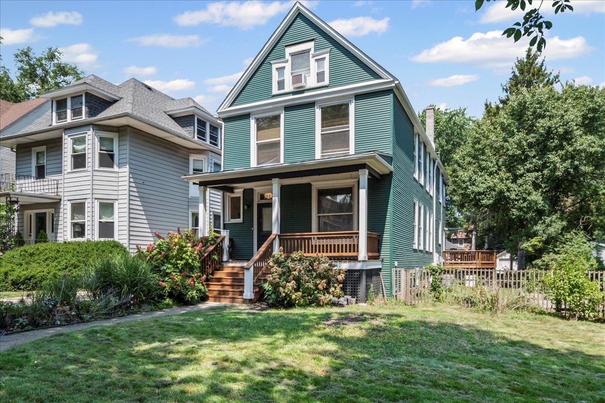 1842 W Greenleaf Avenue, Chicago, IL 60626