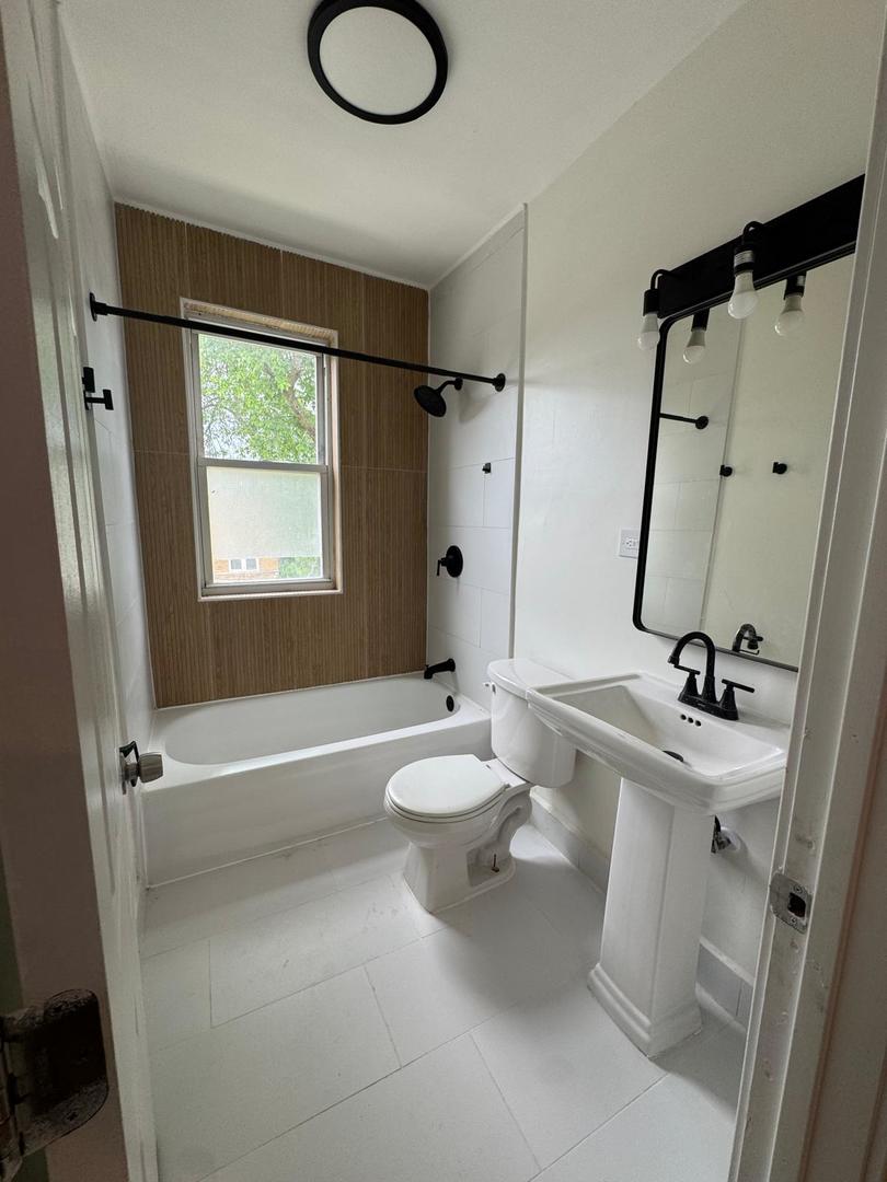 1256 N LOCKWOOD AVENUE, CHICAGO, IL 60651  Photo 13