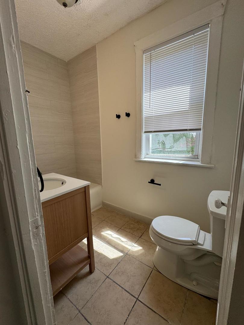 1256 N LOCKWOOD AVENUE, CHICAGO, IL 60651  Photo 12