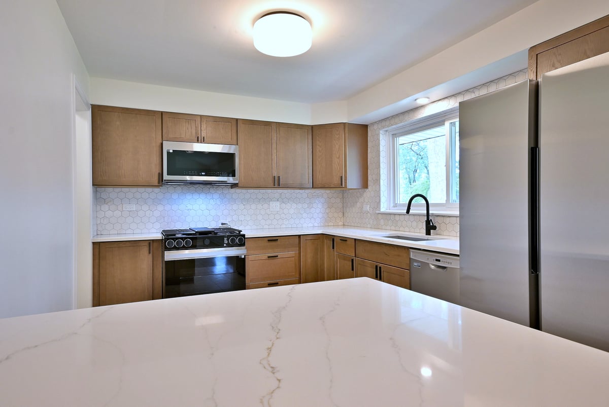 6750 N KOSTNER AVENUE, LINCOLNWOOD, IL 60712  Photo 8