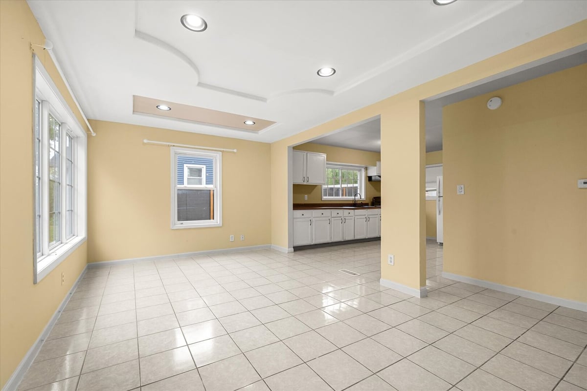 400 ROSEWOOD AVENUE, AURORA, IL 60505  Photo 2