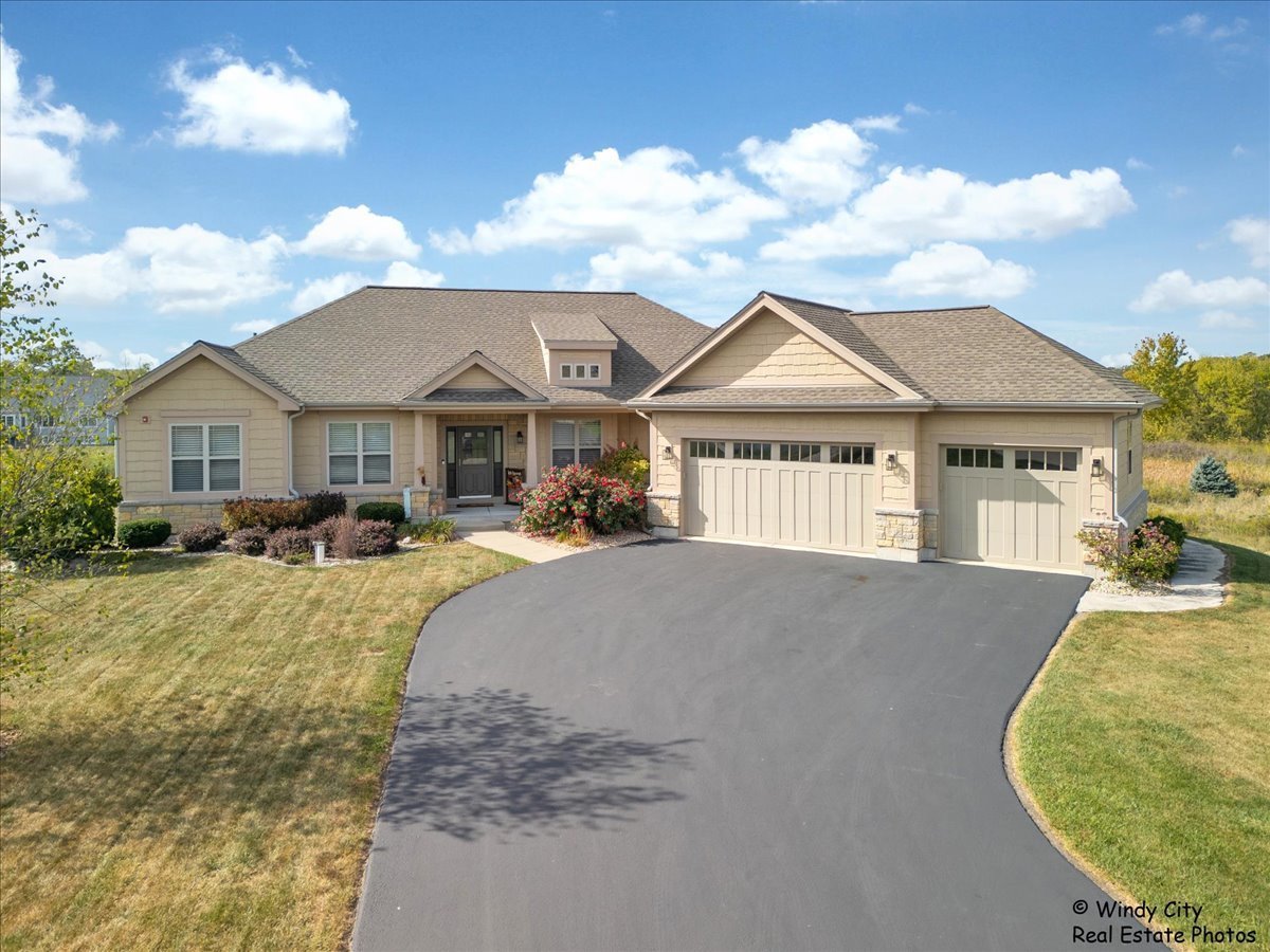 10319 Clearwater Way