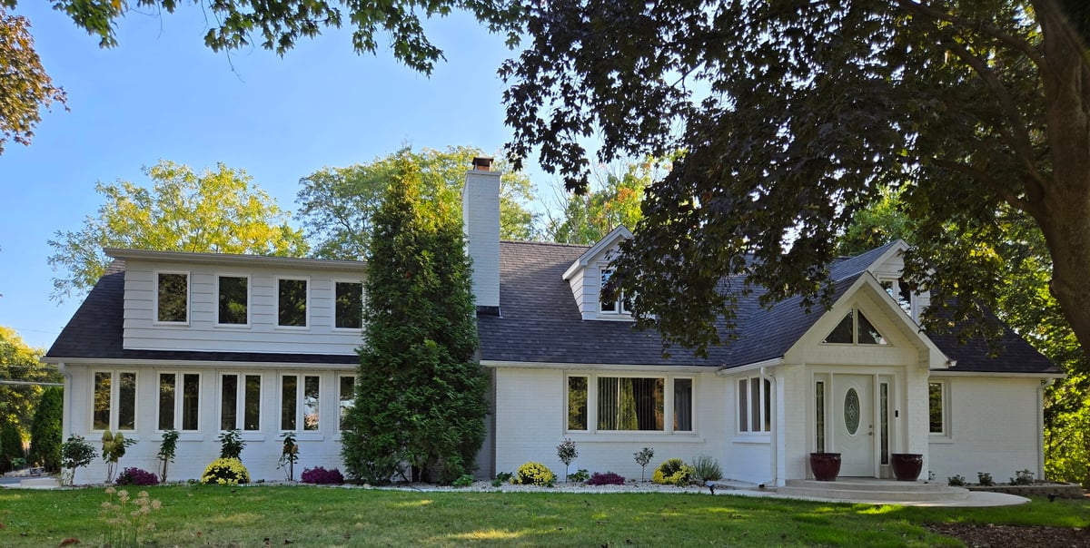 25W201 Summit Drive