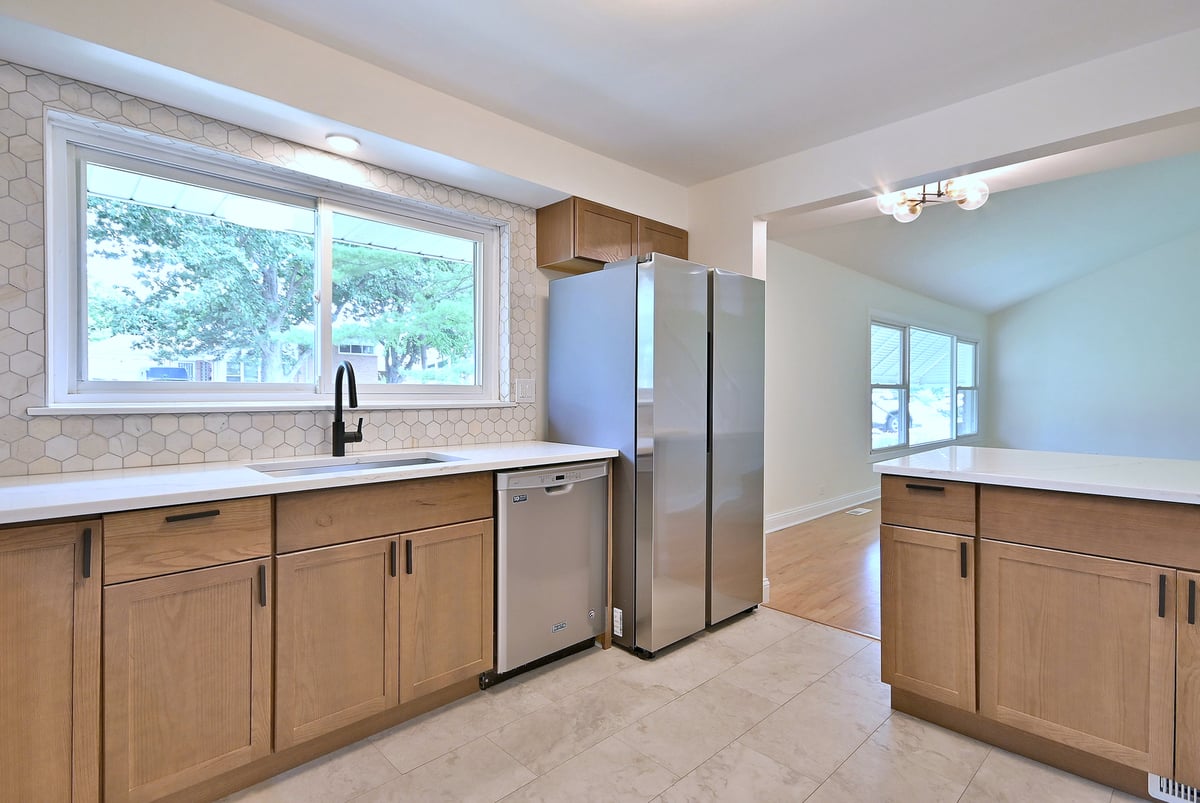 6750 N KOSTNER AVENUE, LINCOLNWOOD, IL 60712  Photo 10