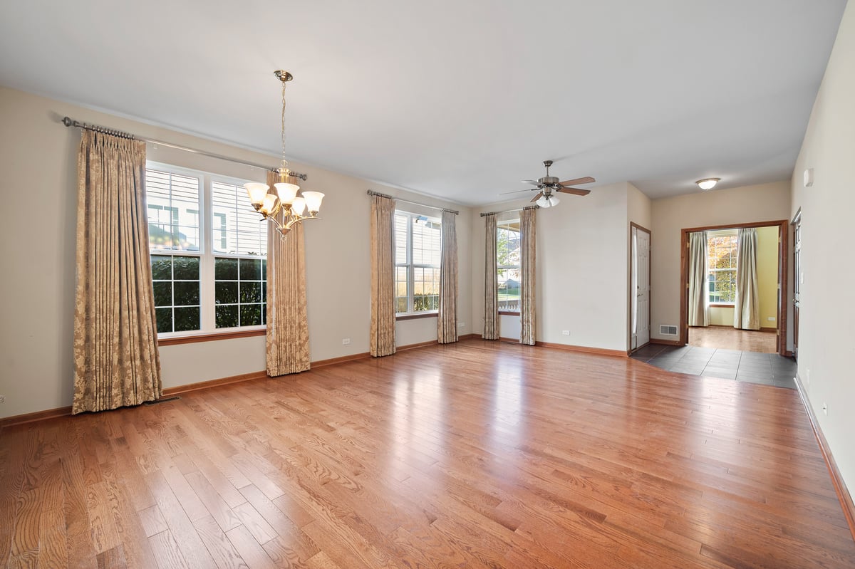 1176 HEATHROW LANE, AURORA, IL 60502  Photo 5