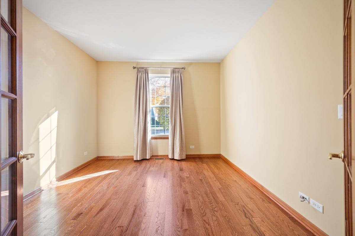 1176 HEATHROW LANE, AURORA, IL 60502  Photo 4