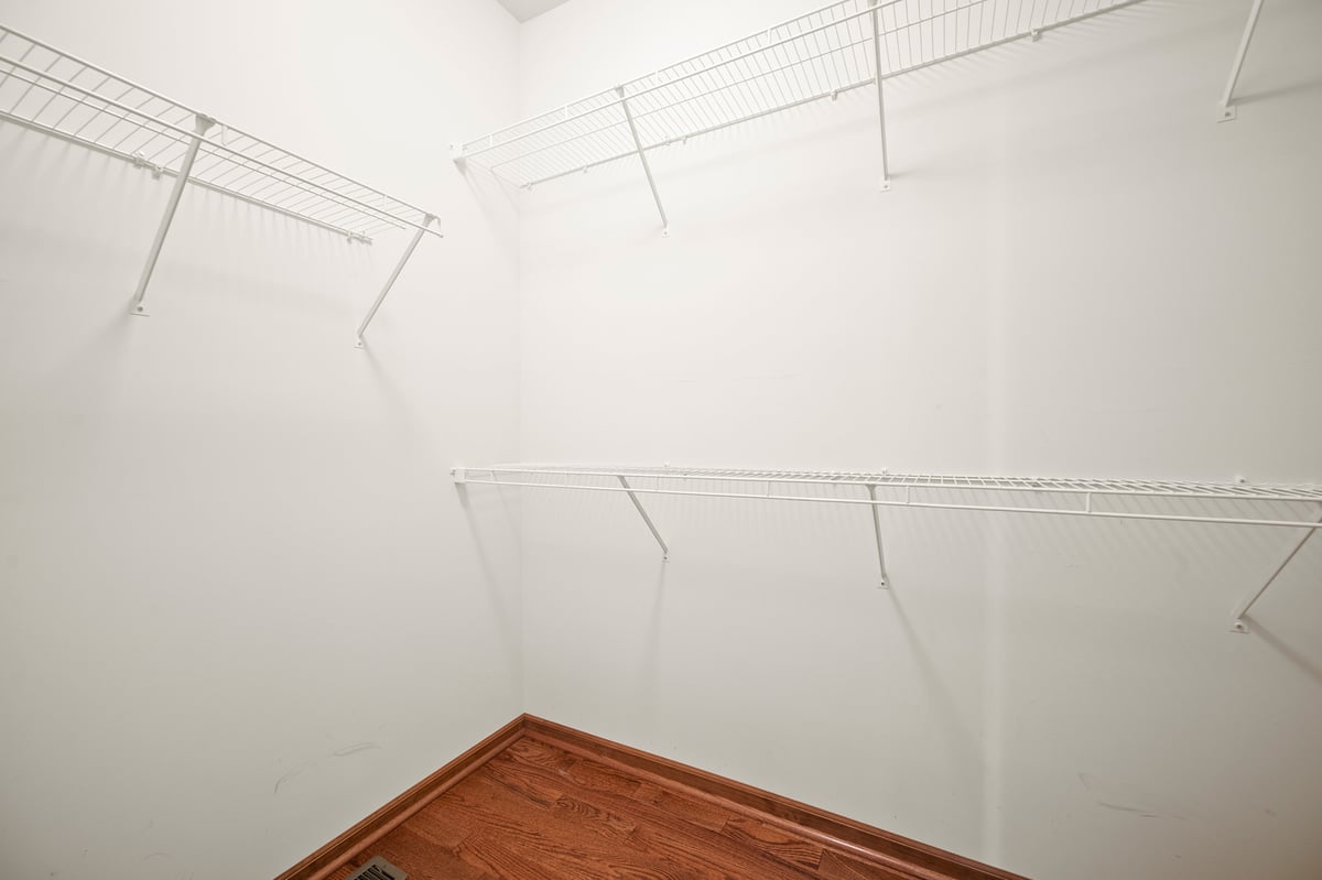 1176 HEATHROW LANE, AURORA, IL 60502  Photo 19