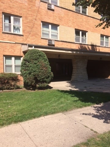 2420 W Berwyn Avenue #304