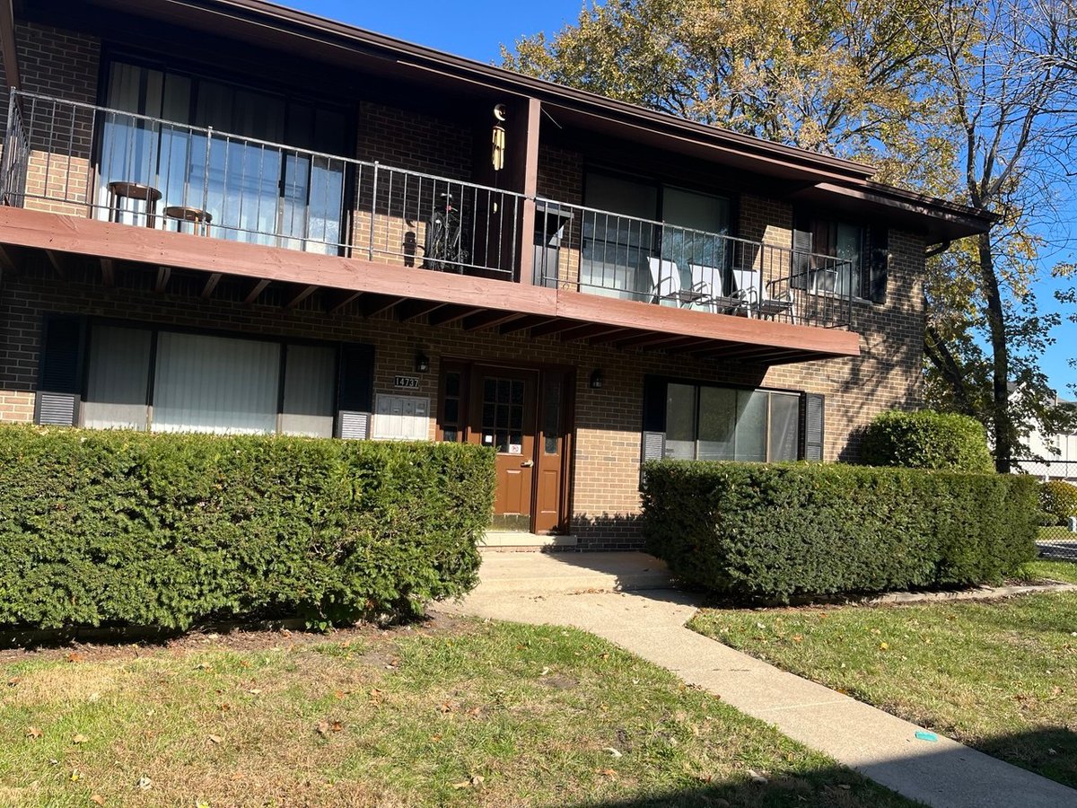 14737 Kilpatrick Avenue -1E Midlothian, IL 60445
