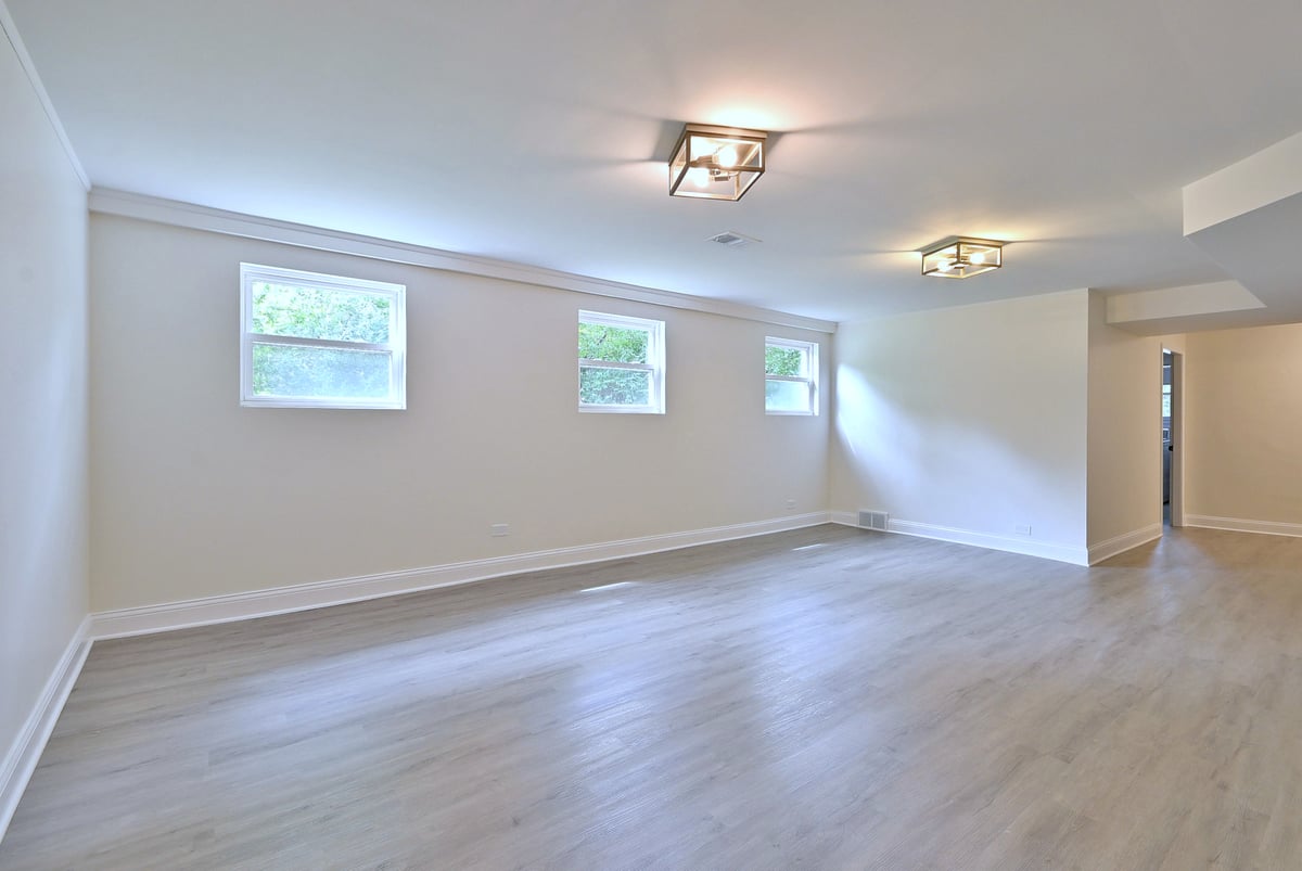 6750 N KOSTNER AVENUE, LINCOLNWOOD, IL 60712  Photo 13