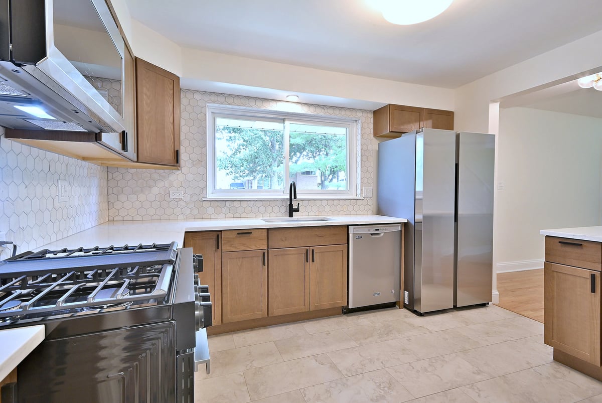 6750 N KOSTNER AVENUE, LINCOLNWOOD, IL 60712  Photo 10