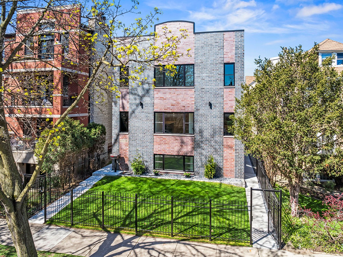 6106 N Hermitage Avenue, Chicago, IL 60660