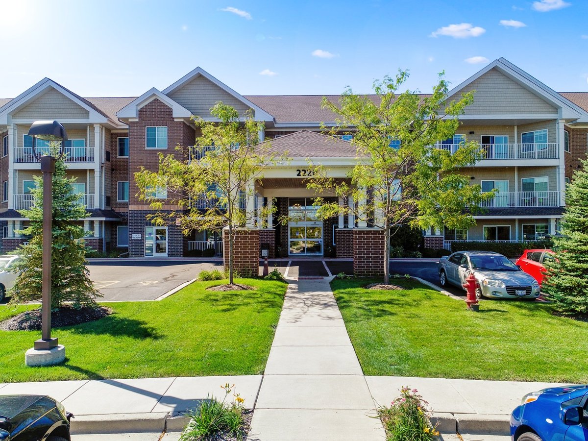 2220 Founders Drive #113, Northbrook, IL 60062