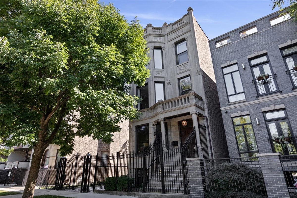 2845 W Division Street, Chicago, IL 60622