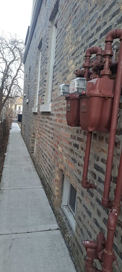 941 N KEYSTONE AVENUE, CHICAGO, IL 60651  Photo 2