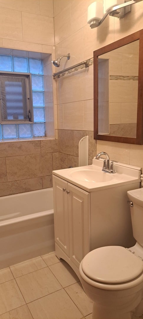 CHICAGO, IL 60651  Photo 7